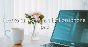 how to turn on flashlight on iphone ipad